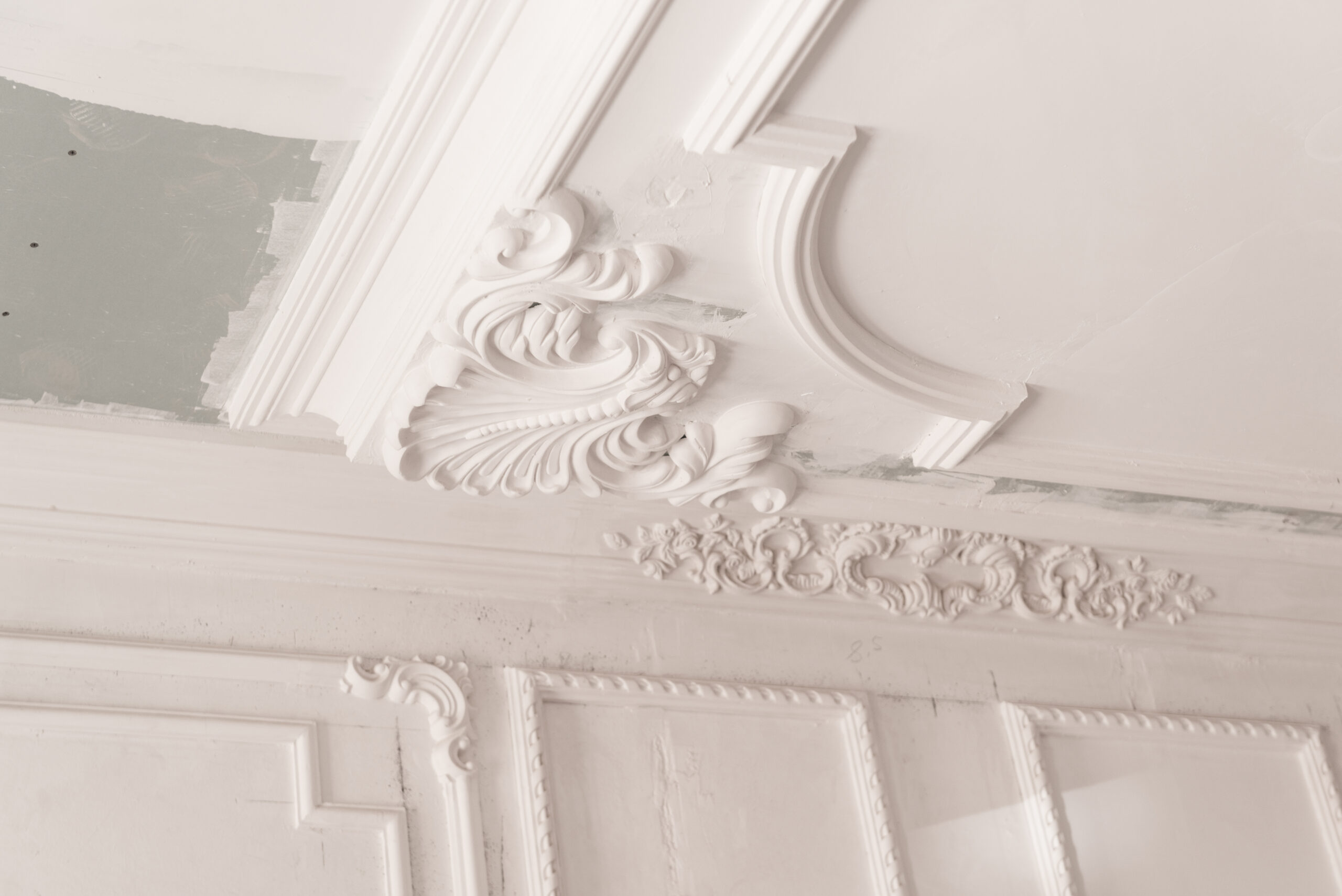 5 errori da evitare nella scelta degli stucchi decorativi
