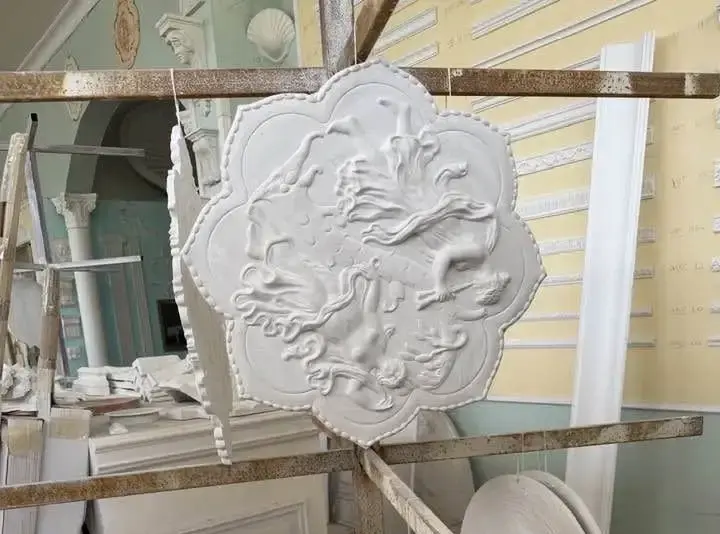 Come pulire rosoni in gesso